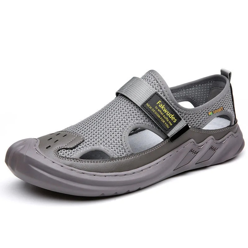 Sandals Man Fashion Summer Outdoor Beach Casual Baotou Hole Shoes for Men Breathable Platform Beach Indoor Roma Sandals Size 44