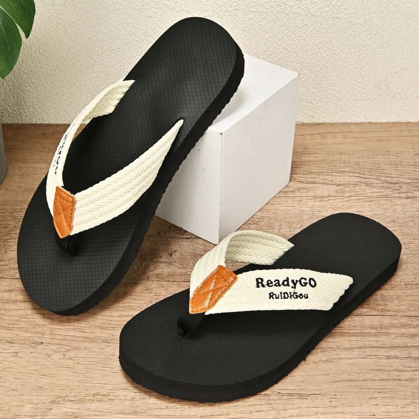Men Slippers Breathable Soft Bottom Cloud Slides Men Flip flops Beach Shoes Male Suitable Indoor and Outdoor plus size 40-52