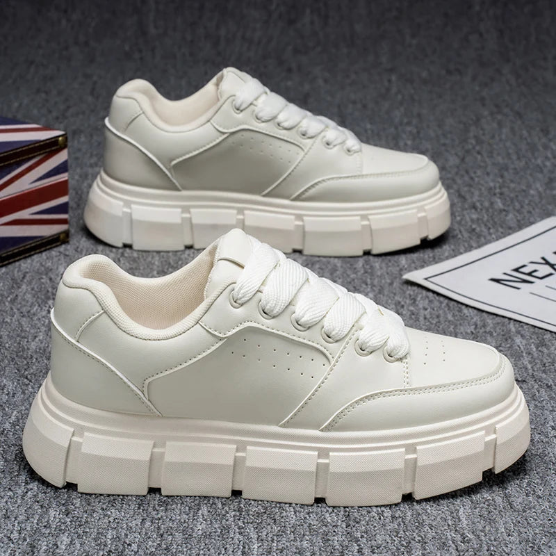 Sneakers Casual Men Designer Easy Matching White Board Shoes Fashion Leather Breathable Height Increased Flat Platform Gym Shoes