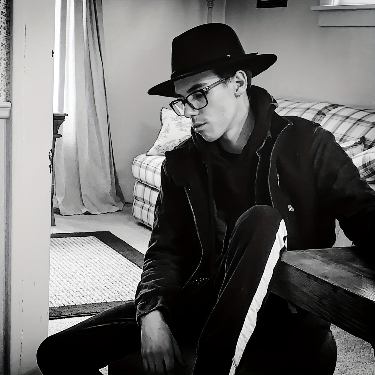 Vintage-Inspired 4-Pack Unisex Fedora Hats - Classic Cowboy/Cowgirl Panama Caps with Slim Band - High-Quality Woven Polyester, Machine Washable, Ideal for Cosplay, Photo Props & Festivals