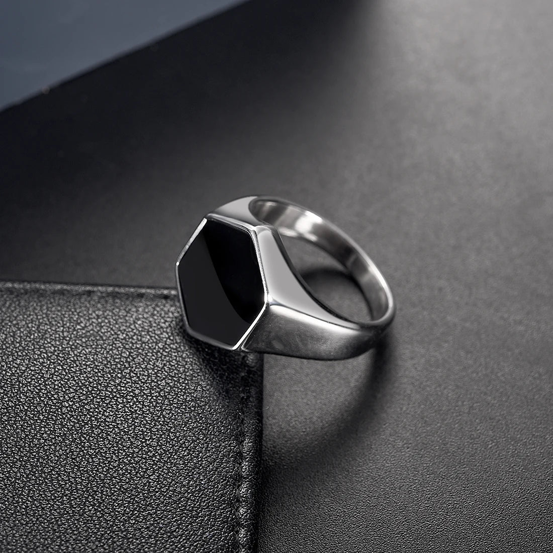 Jiayiqi Men's Ring Punk Rock Smooth 316L Stainless Steel Signet Ring For Men Hip Hop Party Jewelry Wholesale Male Wedding Anel