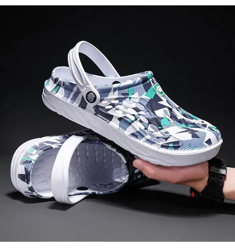 2024 New Fashion Sandals Men Clog Sandals Comfortable Breathable Zapatillas Hombre Beach Sandals Men Clogs Slippers Soft Bottom
