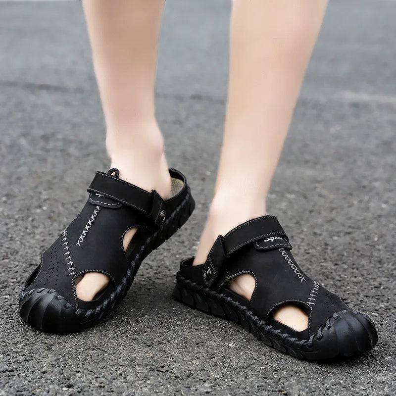 2023 Sandals Summer Men Leather  Classic Men Shoes Slippers Soft Sandals Men Roman Comfortable Outdoor Walking Footwear