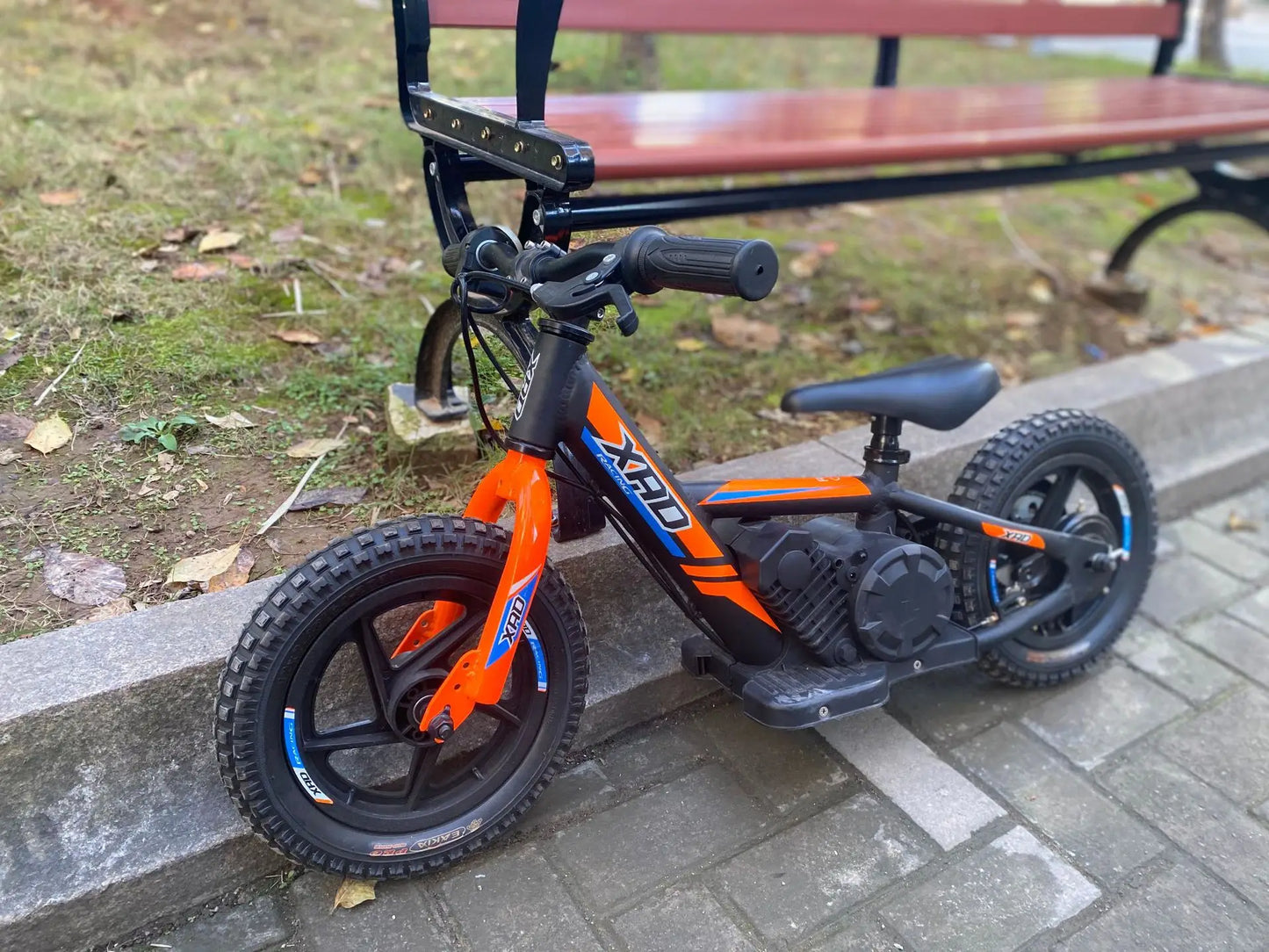 12-inch Children's Electric Bicycle Outdoor Off-road Portable Shock-absorbing Scooter