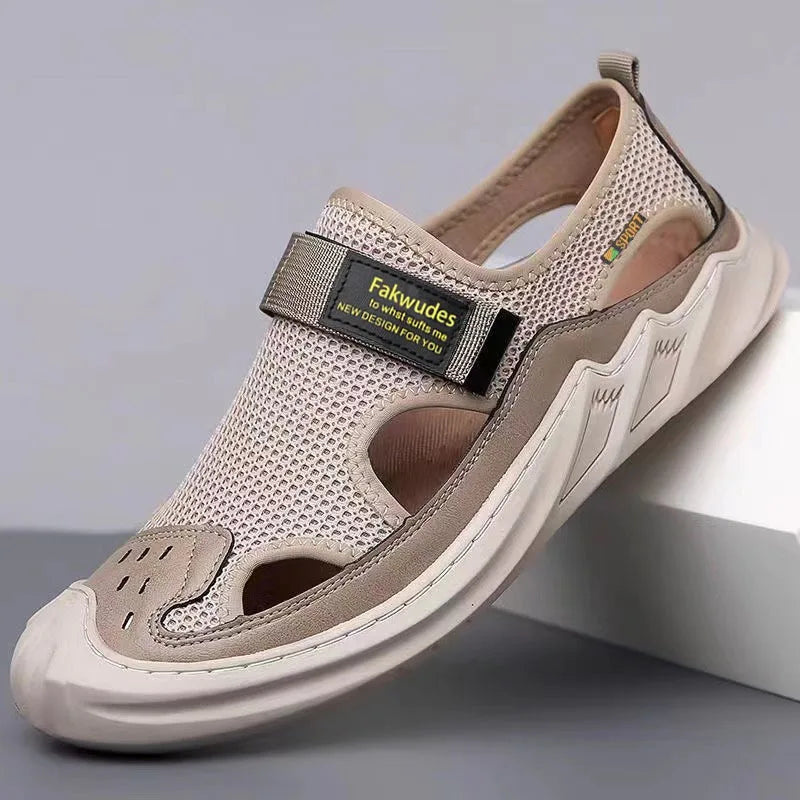 Sandals Man Fashion Summer Outdoor Beach Casual Baotou Hole Shoes for Men Breathable Platform Beach Indoor Roma Sandals Size 44