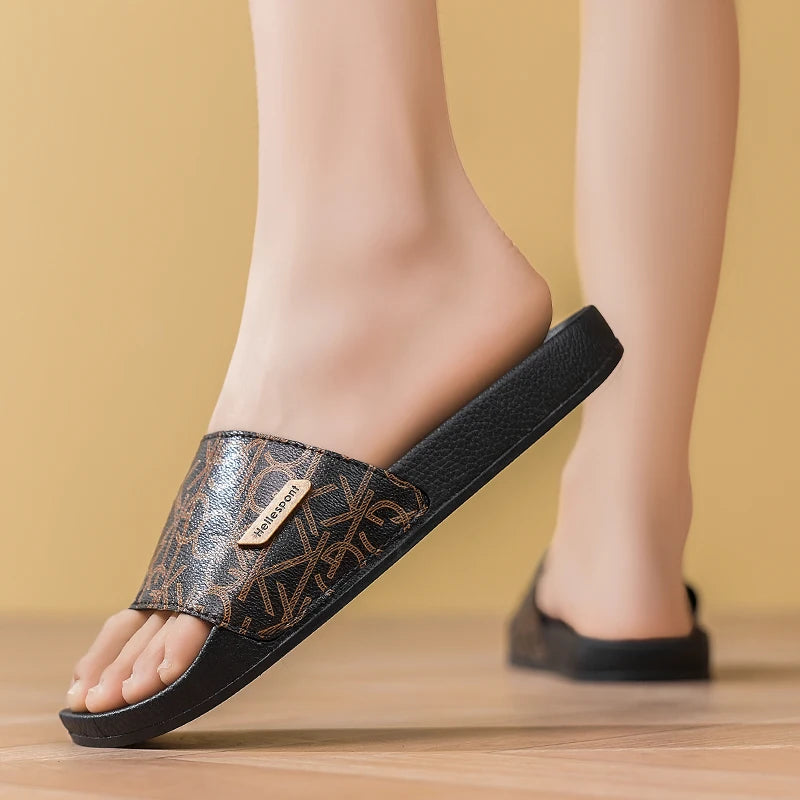 2025 Slippers Men's Trendy Korean Version Personalized Outdoor Wear Roman Soft-sole Seaside Casual Flip-flops Beach Shoes