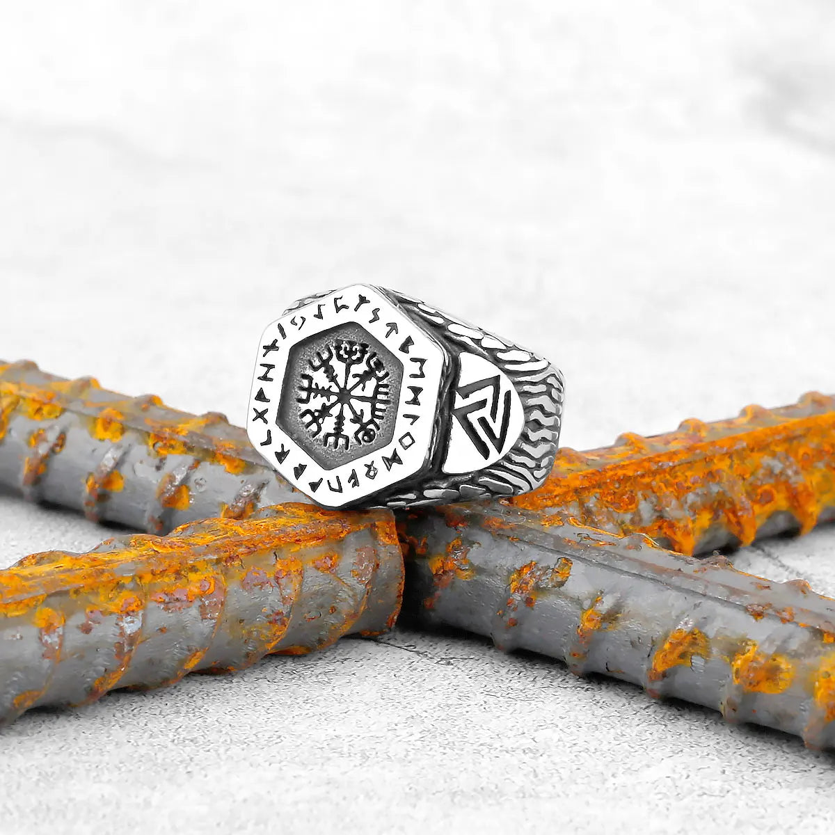 Vintage Stainless Steel Viking Amulet Ring Norse Compass Runes Men and Women Rings Teens Multi Style Jewelry Boyfriend Gift