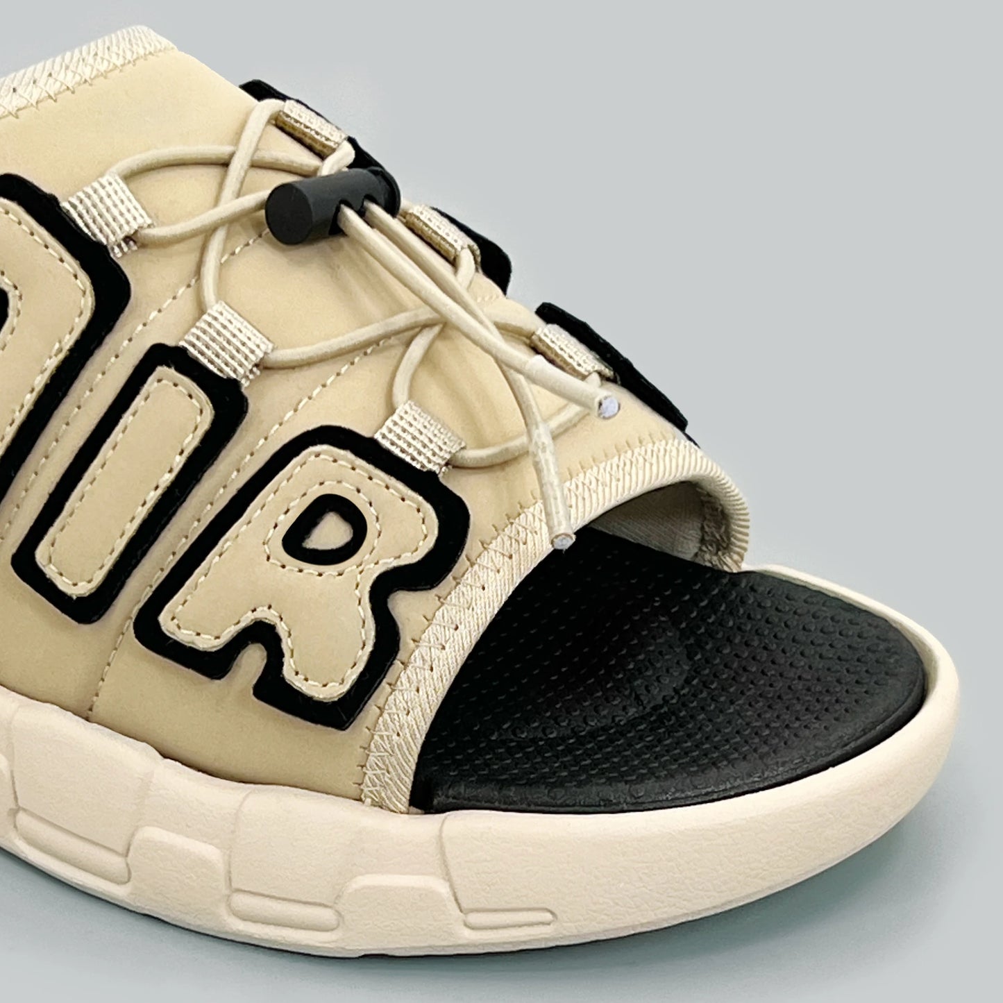 Men Fashionable Trendy Shoes Wooden Clogs Garden Shoes Outdoor Beach Sandals Flip Air Cushioned Summer Casual Shoes Men Slippers
