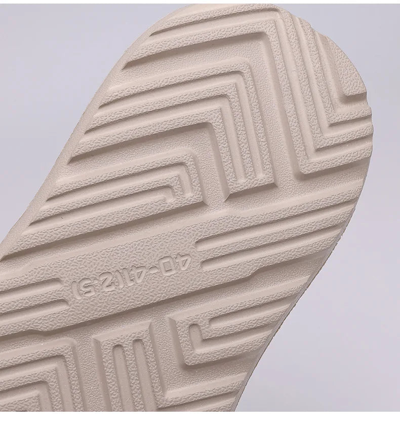 Men's Slippers 2025 Summer Breathable Outdoor Beach Sandals Non Slip Flip Flops New Flat Slippers High Quality Men's Shoes