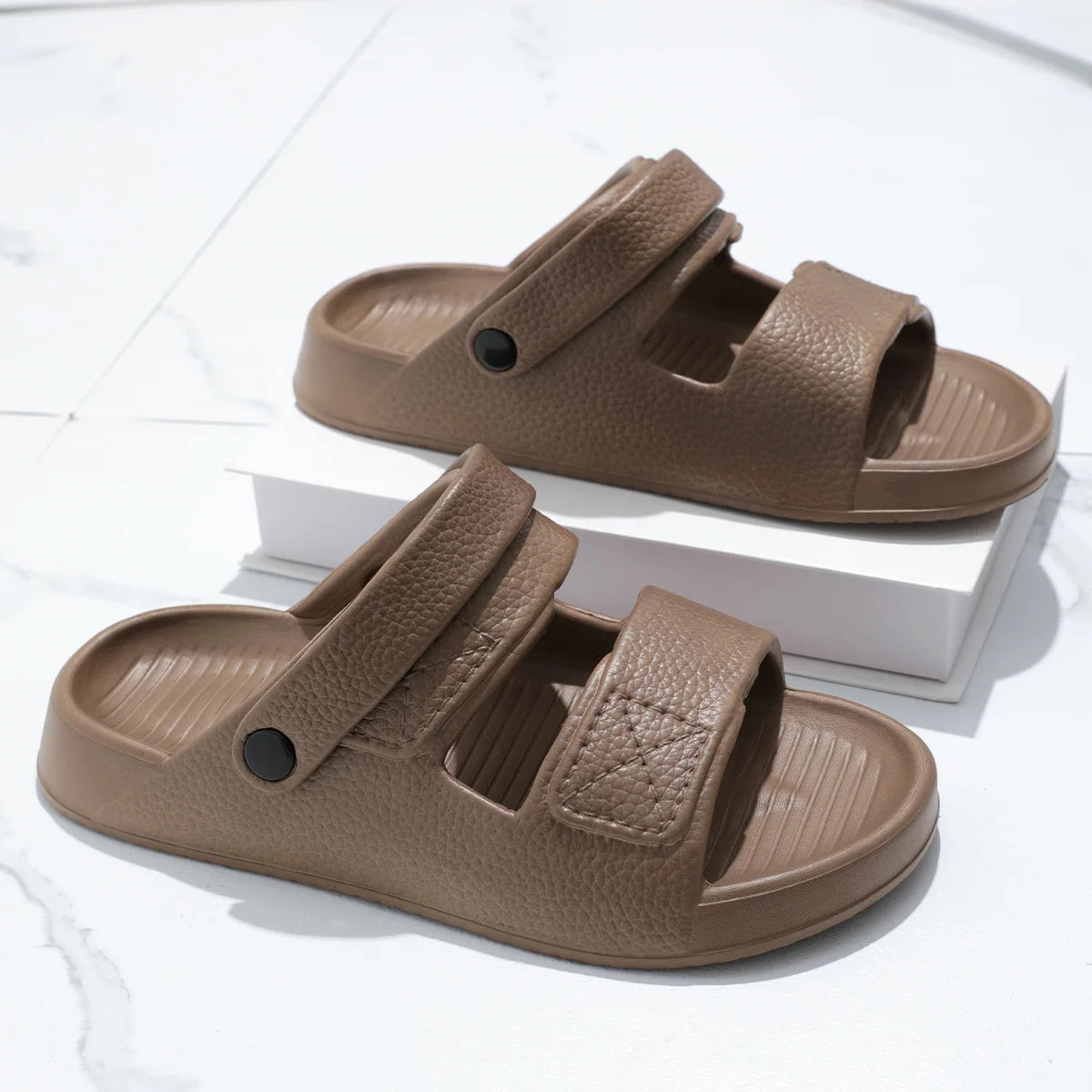 Summer Men Sandals New Non-slip Outdoor Sandals Comfortable Soft Bottom Indoor Slippers