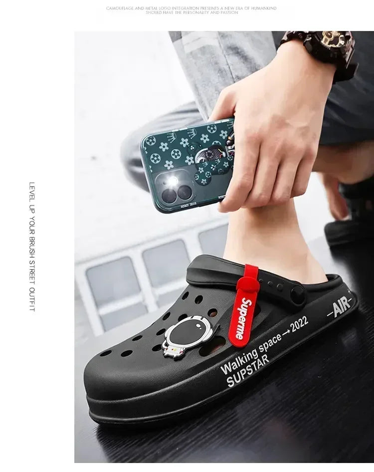 Water Shoes Sandals For Men Black White Men Women Sandals Breathable Home Slippers Outdoor Fashion Garden Clogs Couple Shoes