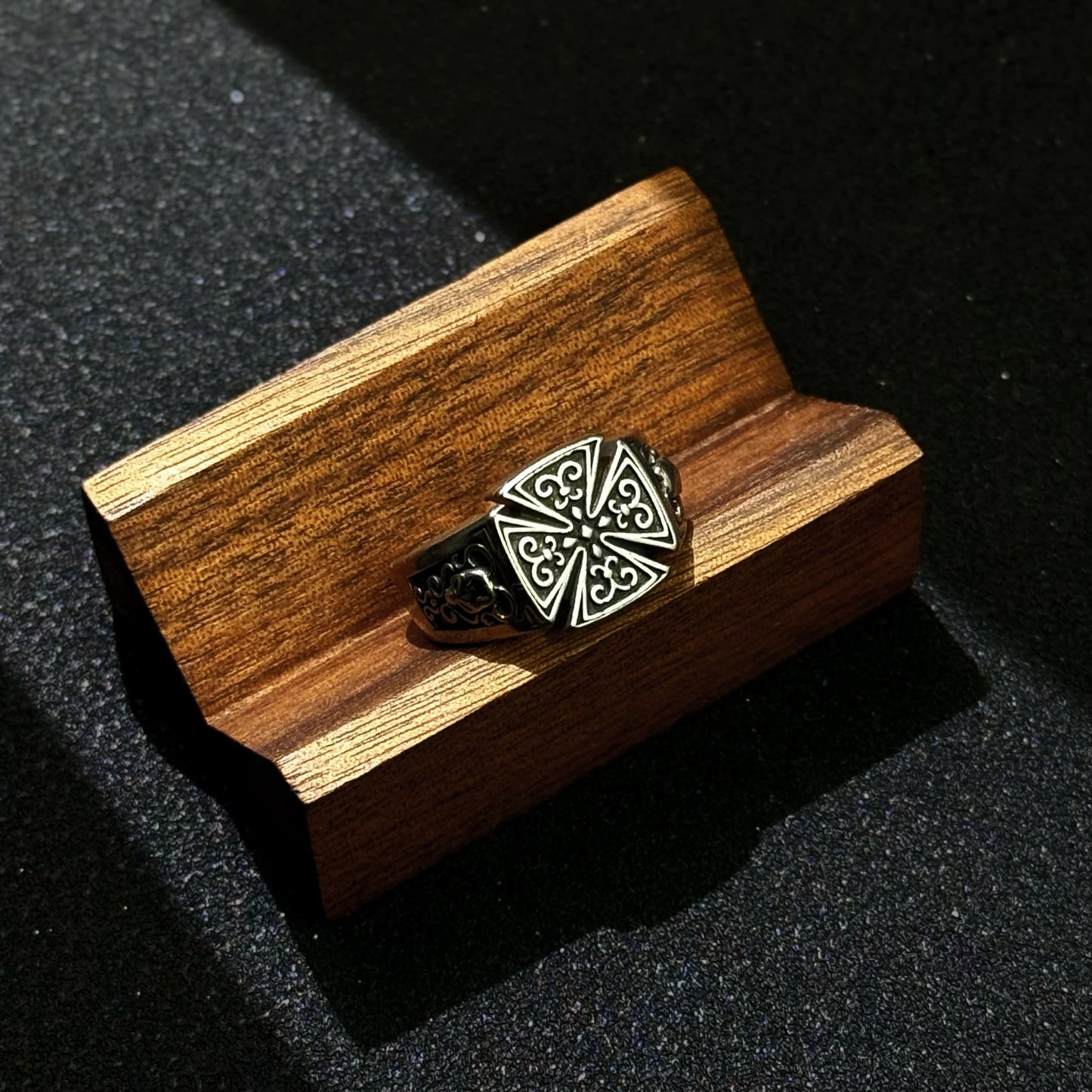 Retro Croix de Guerre Rose Pattern Adjustable Open Ring For Men Silver-plated Copper Punk Gothic Edgy Jewelry Accessories Gift