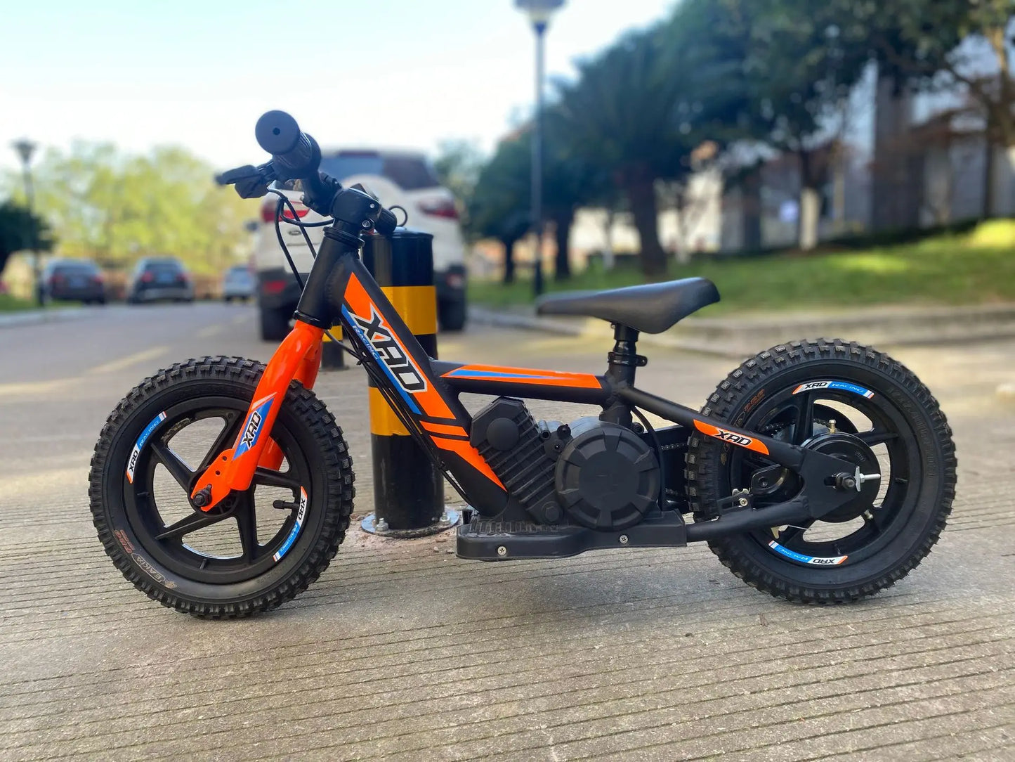 12-inch Children's Electric Bicycle Outdoor Off-road Portable Shock-absorbing Scooter