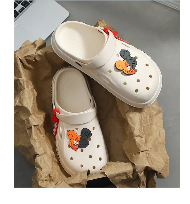 Summer Man Sandals Lightweight Home Beach Sandals Women Slippers Outdoor Quick Dry Flat Soft EVA Hole Shoes Women Clogs 2024