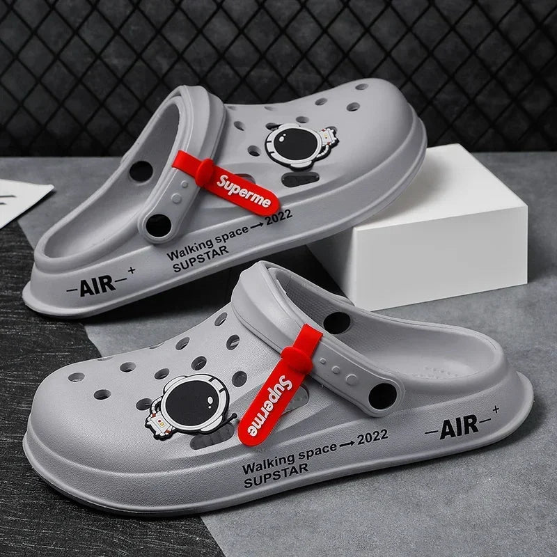 Water Shoes Sandals For Men Black White Men Women Sandals Breathable Home Slippers Outdoor Fashion Garden Clogs Couple Shoes