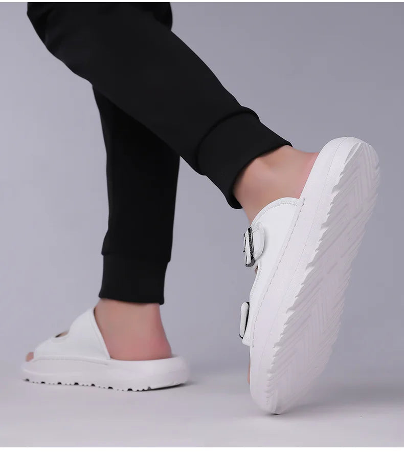Men's Slippers 2025 Summer Breathable Outdoor Beach Sandals Non Slip Flip Flops New Flat Slippers High Quality Men's Shoes