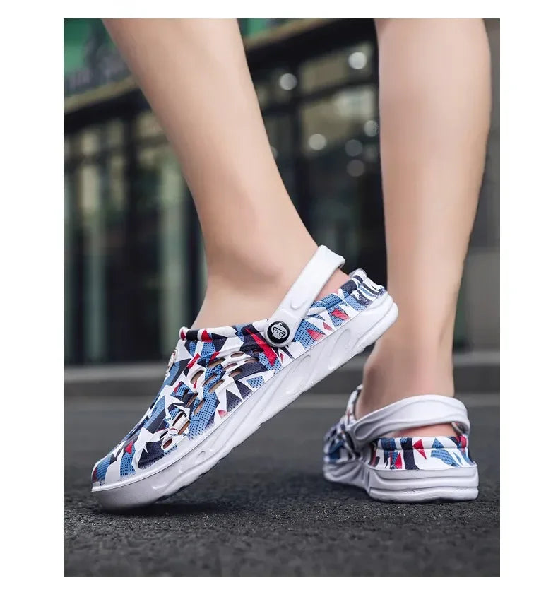 2024 New Fashion Sandals Men Clog Sandals Comfortable Breathable Zapatillas Hombre Beach Sandals Men Clogs Slippers Soft Bottom