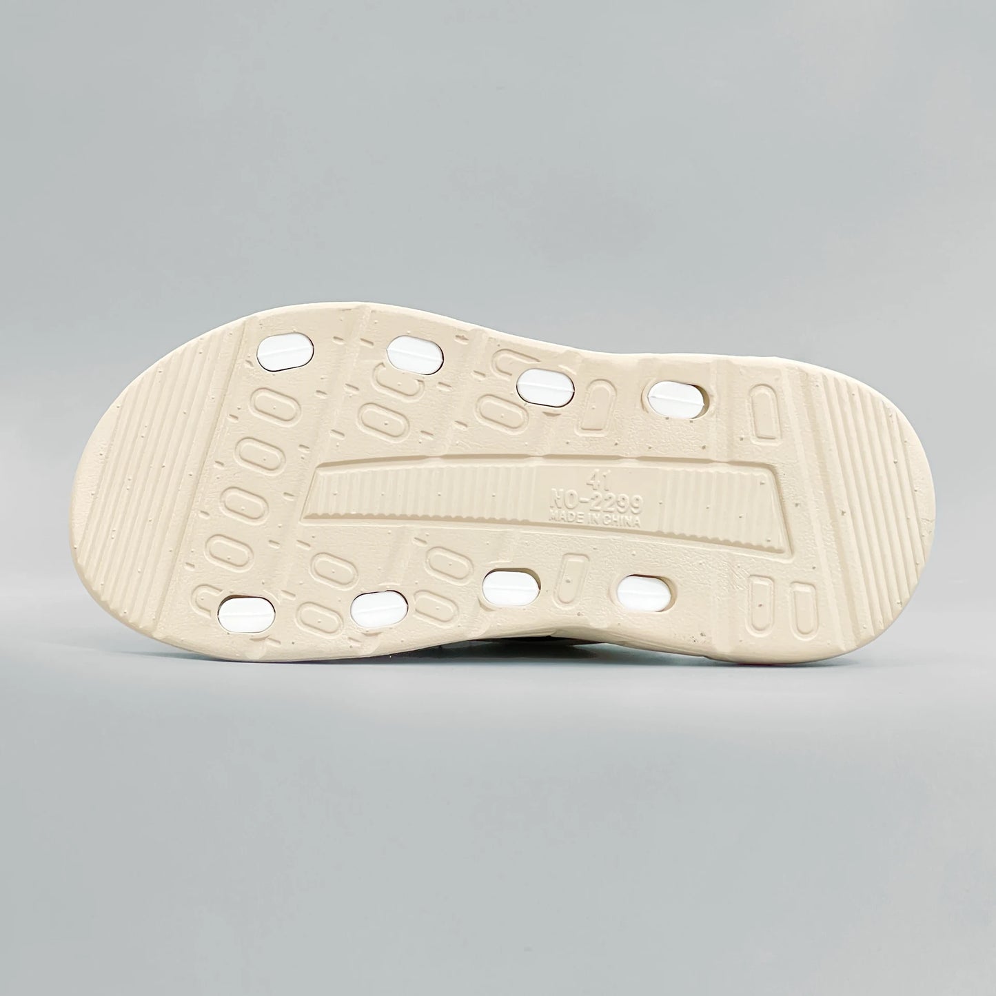 Men Fashionable Trendy Shoes Wooden Clogs Garden Shoes Outdoor Beach Sandals Flip Air Cushioned Summer Casual Shoes Men Slippers