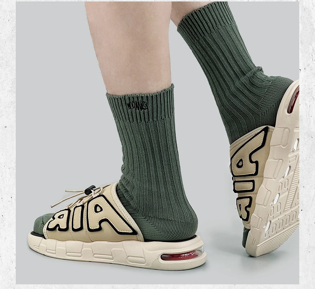 Men Fashionable Trendy Shoes Wooden Clogs Garden Shoes Outdoor Beach Sandals Flip Air Cushioned Summer Casual Shoes Men Slippers