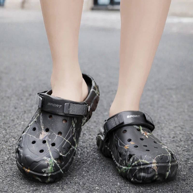 2025 Summer Men's Sandals Home Garden Shoes Lightweight Platform Male Slippers Soft Bottom Flip Flop Sandals Hot Outdoor Sandals