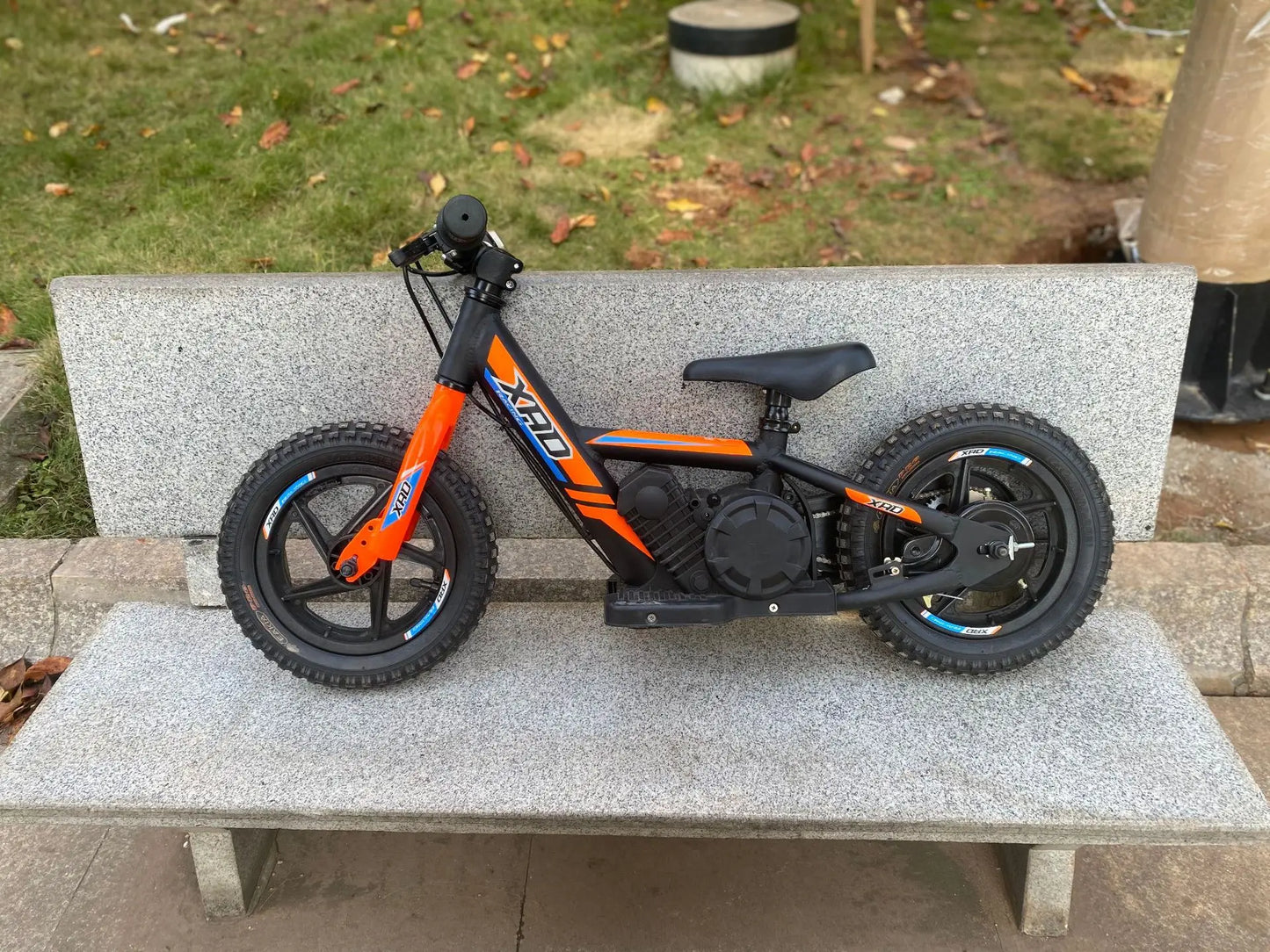 12-inch Children's Electric Bicycle Outdoor Off-road Portable Shock-absorbing Scooter