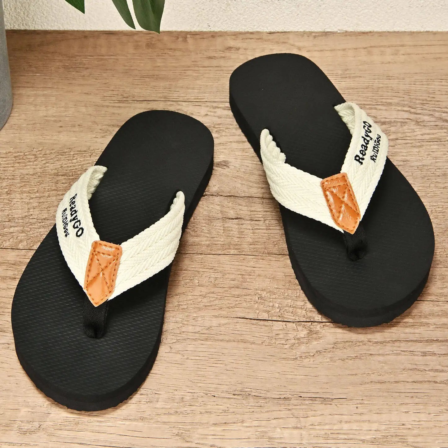 Men Slippers Breathable Soft Bottom Cloud Slides Men Flip flops Beach Shoes Male Suitable Indoor and Outdoor plus size 40-52