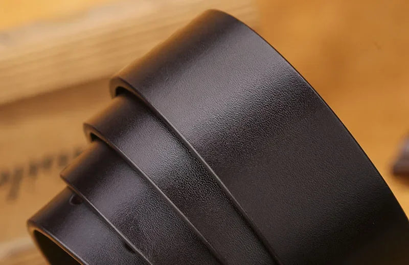 2024 Famous Luxury Brand Designer Jeans Belts for Men Real Genuine Leather Men's Fashion Metal Alloy Pin Buckle Business Belt