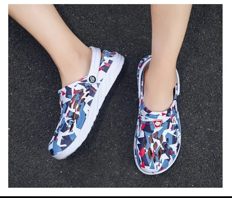 2024 New Fashion Sandals Men Clog Sandals Comfortable Breathable Zapatillas Hombre Beach Sandals Men Clogs Slippers Soft Bottom