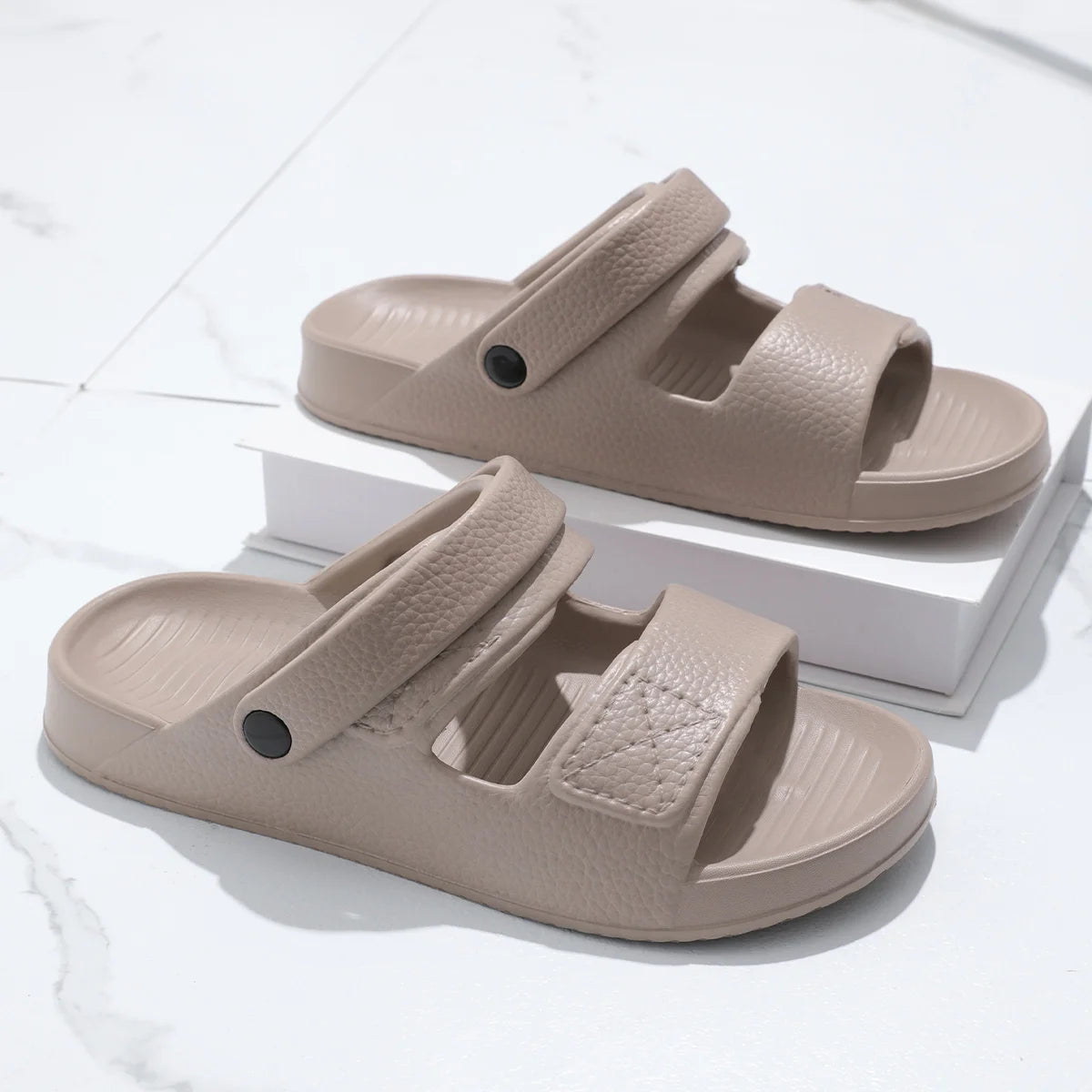 Summer Men Sandals New Non-slip Outdoor Sandals Comfortable Soft Bottom Indoor Slippers