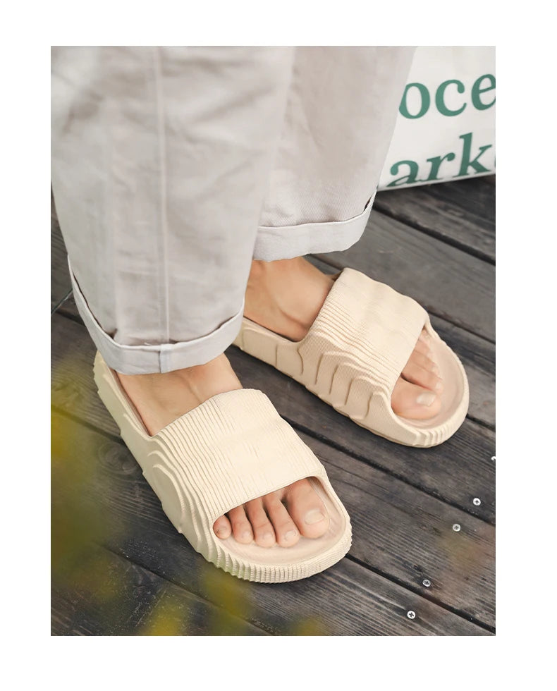 Man Fashion Sandals Solid Beach Slippers Summer Non Slip Sandals Soft Unisex Slides Women Luxury Outdoor Ultralight Shoes