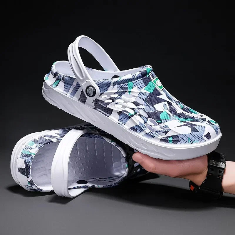 2024 New Fashion Sandals Men Clog Sandals Comfortable Breathable Zapatillas Hombre Beach Sandals Men Clogs Slippers Soft Bottom