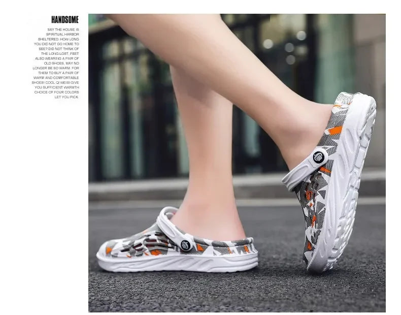 2024 New Fashion Sandals Men Clog Sandals Comfortable Breathable Zapatillas Hombre Beach Sandals Men Clogs Slippers Soft Bottom