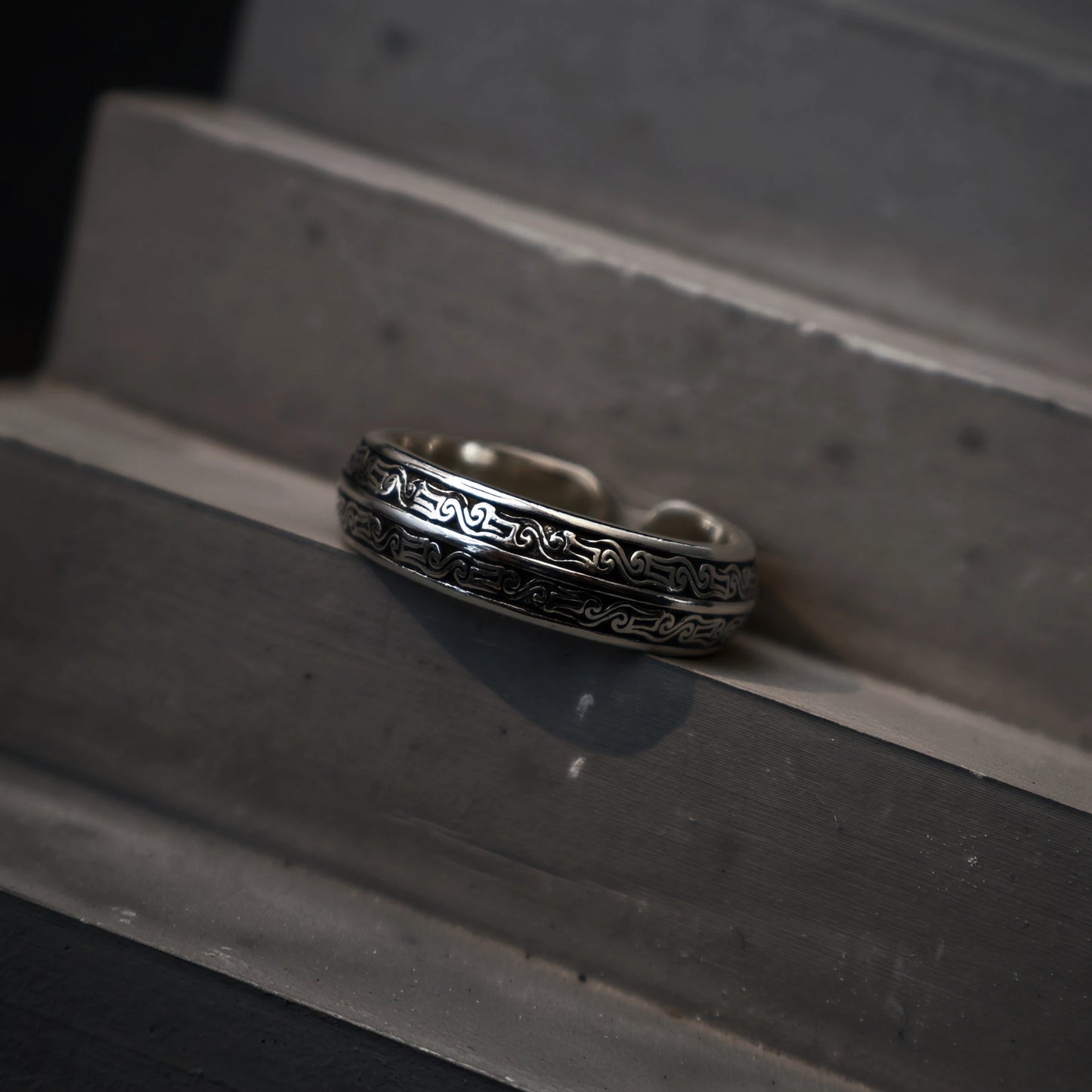Retro Zoomorphic Spiral Motif Adjustable Open Ring For Men Silver-plated Copper Gothic Edgy Jewelry Historic Accessories Gift