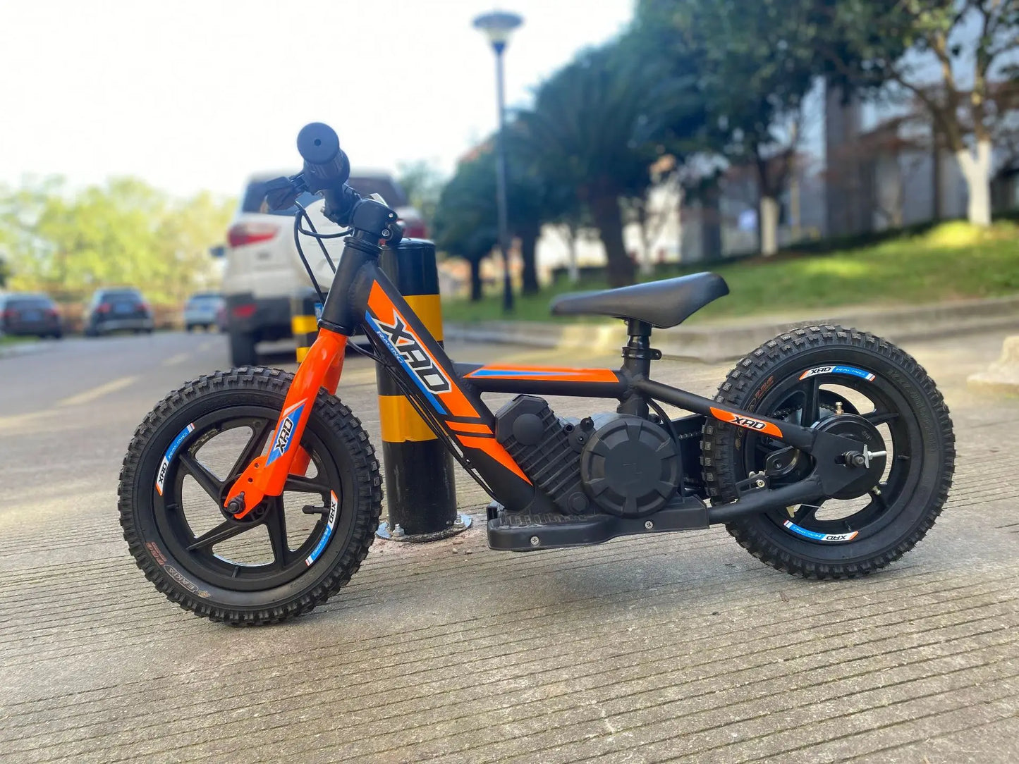 12-inch Children's Electric Bicycle Outdoor Off-road Portable Shock-absorbing Scooter