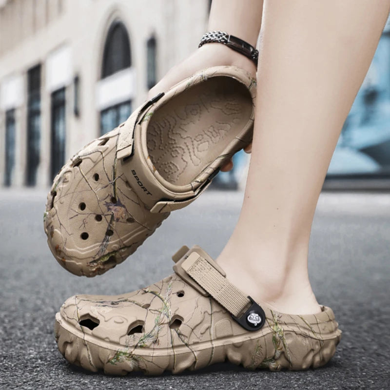 2025 Summer Men's Sandals Home Garden Shoes Lightweight Platform Male Slippers Soft Bottom Flip Flop Sandals Hot Outdoor Sandals