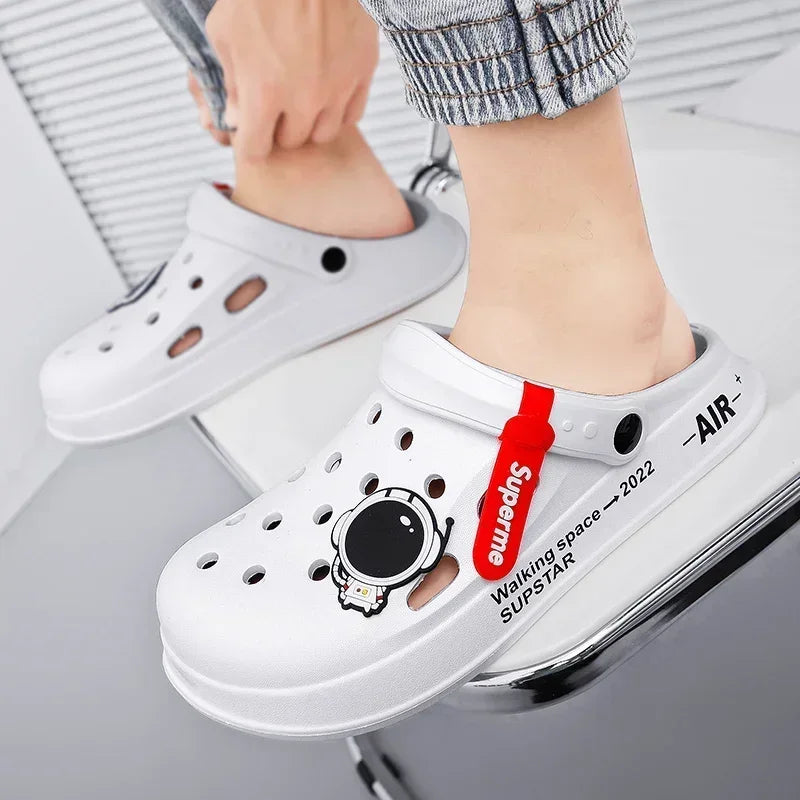 Water Shoes Sandals For Men Black White Men Women Sandals Breathable Home Slippers Outdoor Fashion Garden Clogs Couple Shoes