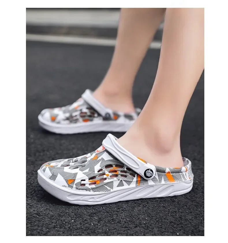 2024 New Fashion Sandals Men Clog Sandals Comfortable Breathable Zapatillas Hombre Beach Sandals Men Clogs Slippers Soft Bottom