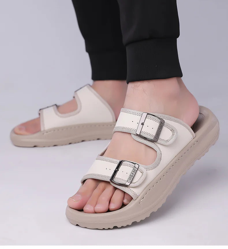 Men's Slippers 2025 Summer Breathable Outdoor Beach Sandals Non Slip Flip Flops New Flat Slippers High Quality Men's Shoes