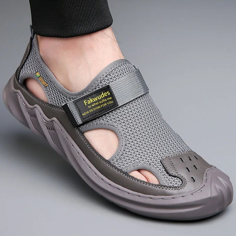 Sandals Man Fashion Summer Outdoor Beach Casual Baotou Hole Shoes for Men Breathable Platform Beach Indoor Roma Sandals Size 44