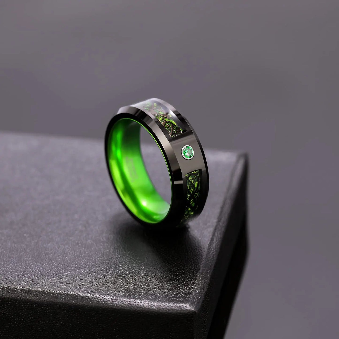 Fashion 8mm Green Color Titanium Stainless Steel Rings for Men Women Black Brushed Men Promise Rings Wedding Party Jewelry Gifts