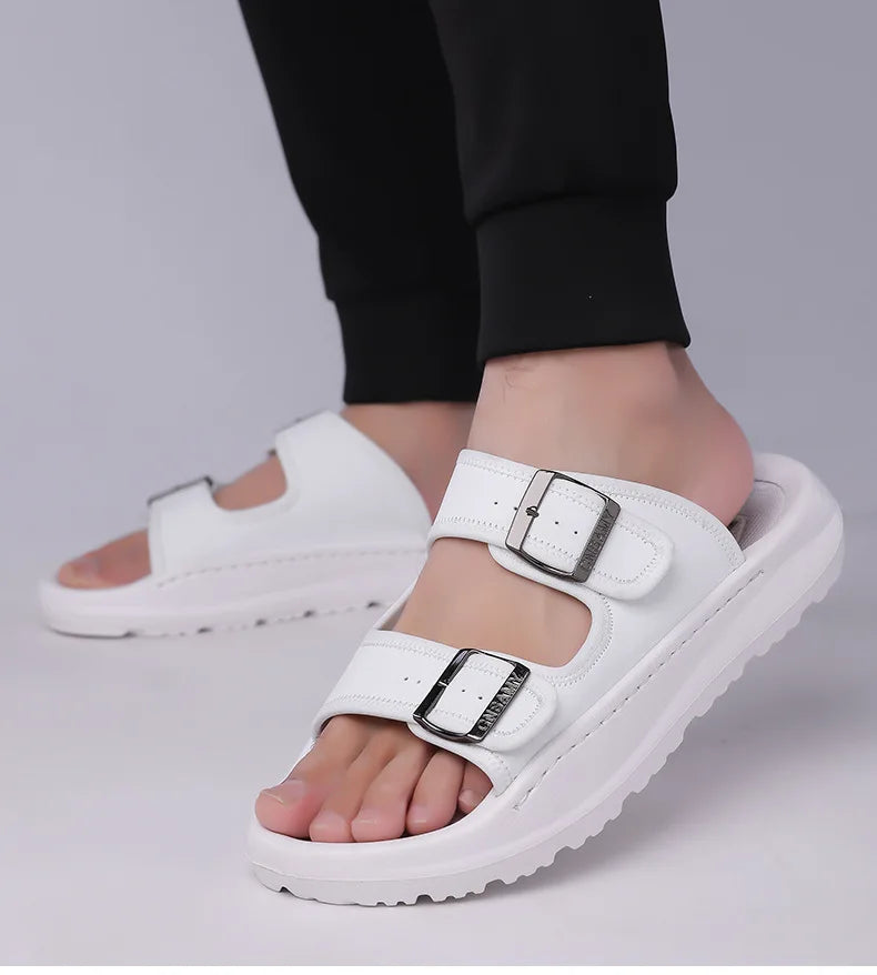 Men's Slippers 2025 Summer Breathable Outdoor Beach Sandals Non Slip Flip Flops New Flat Slippers High Quality Men's Shoes