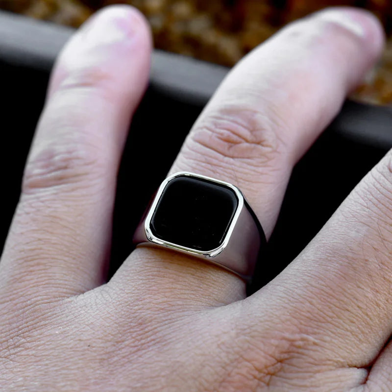 Retro Flat Square Black Glass Onyx Ring For Men Classic Metal Designer Ring Handmade Jewelry Rock Hiphop Accessories Unisex Gift