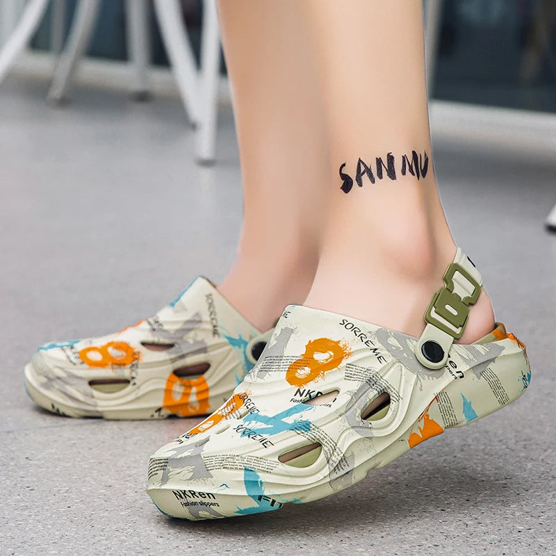 2025 New Men's Clogs Slippers Home Platform Sandals Summer Outdoor Beach Water Shoes Non-slip Male Sneakers Lightweight Sandals