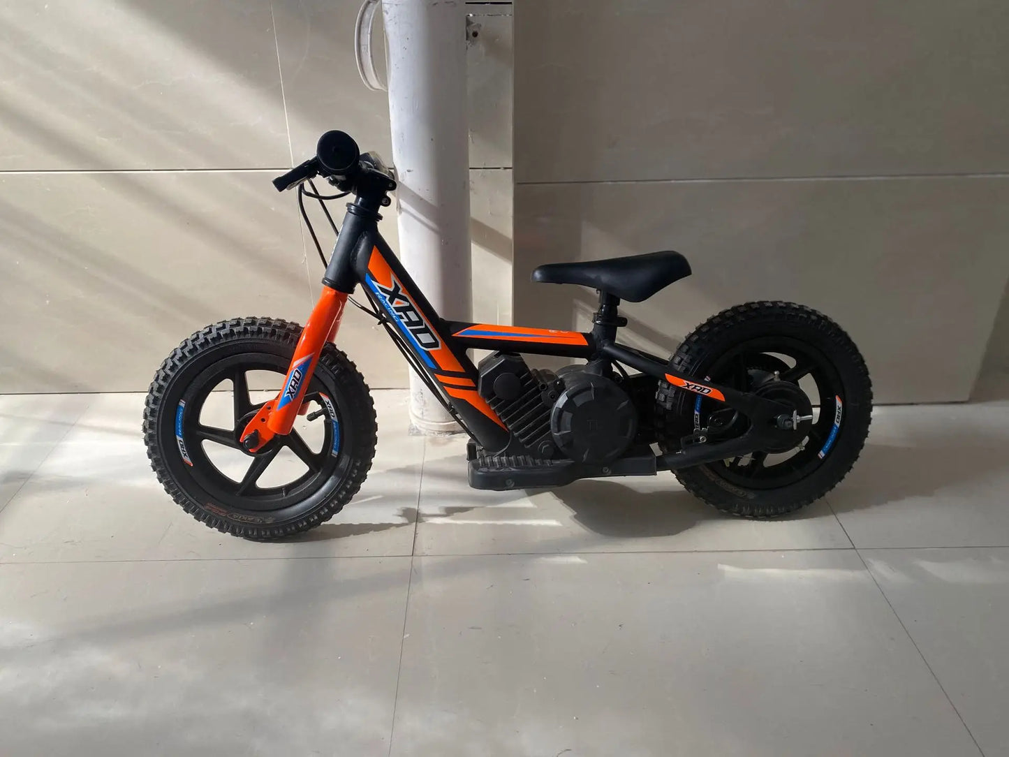 12-inch Children's Electric Bicycle Outdoor Off-road Portable Shock-absorbing Scooter