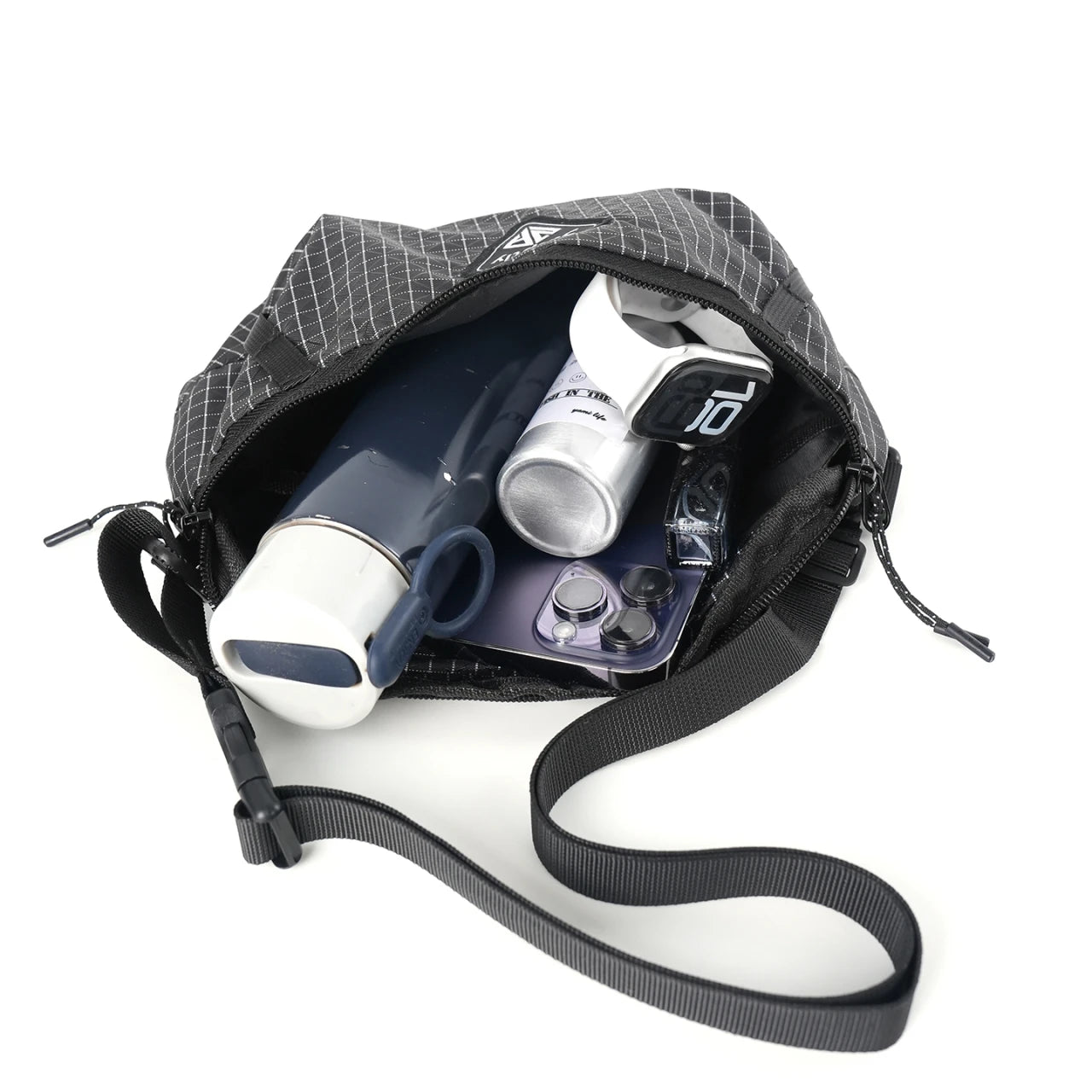 Outdoor hiking backpack - Large capacity, lightweight, expandable chest bag. Suitable for both men and women. Includes hiking eq