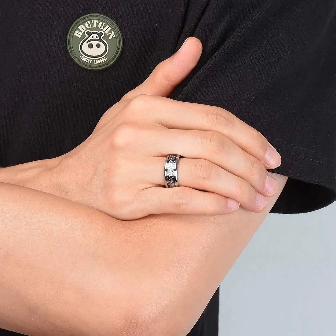 Fashion Men’s Silver Color Black Stainless Steel Ring Groove Multi-Faceted Ring For Men Women Engagement Ring Anniversary Gifts