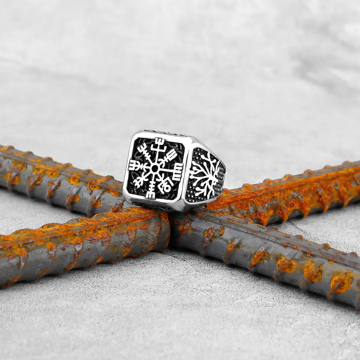 Vintage Stainless Steel Viking Amulet Ring Norse Compass Runes Men and Women Rings Teens Multi Style Jewelry Boyfriend Gift