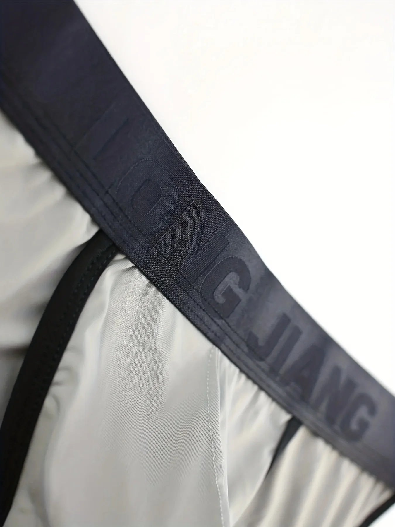 3PCSMen's underwear is fashionable, versatile, and seamless. Men's boxer shorts are casual, comfortable, and breathable