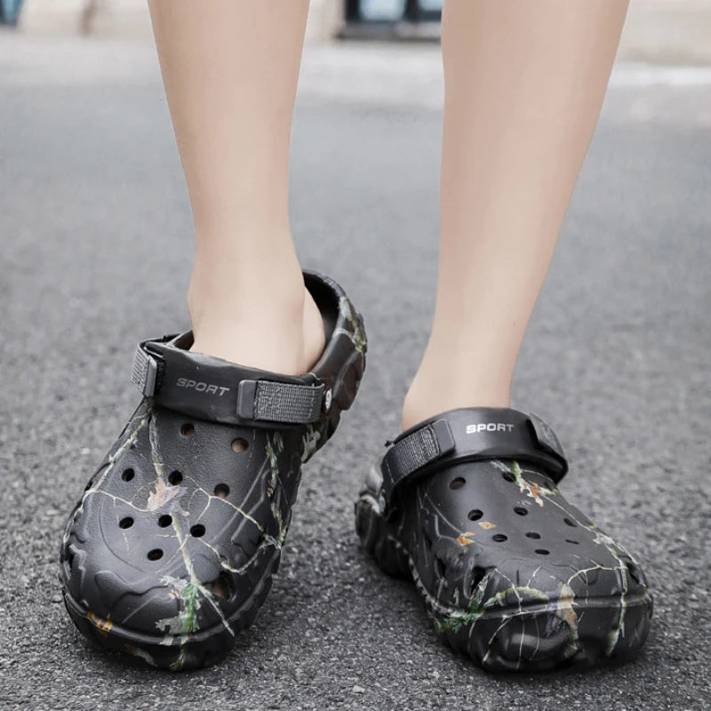 2025 Summer Men's Sandals Home Garden Shoes Lightweight Platform Male Slippers Soft Bottom Flip Flop Sandals Hot Outdoor Sandals