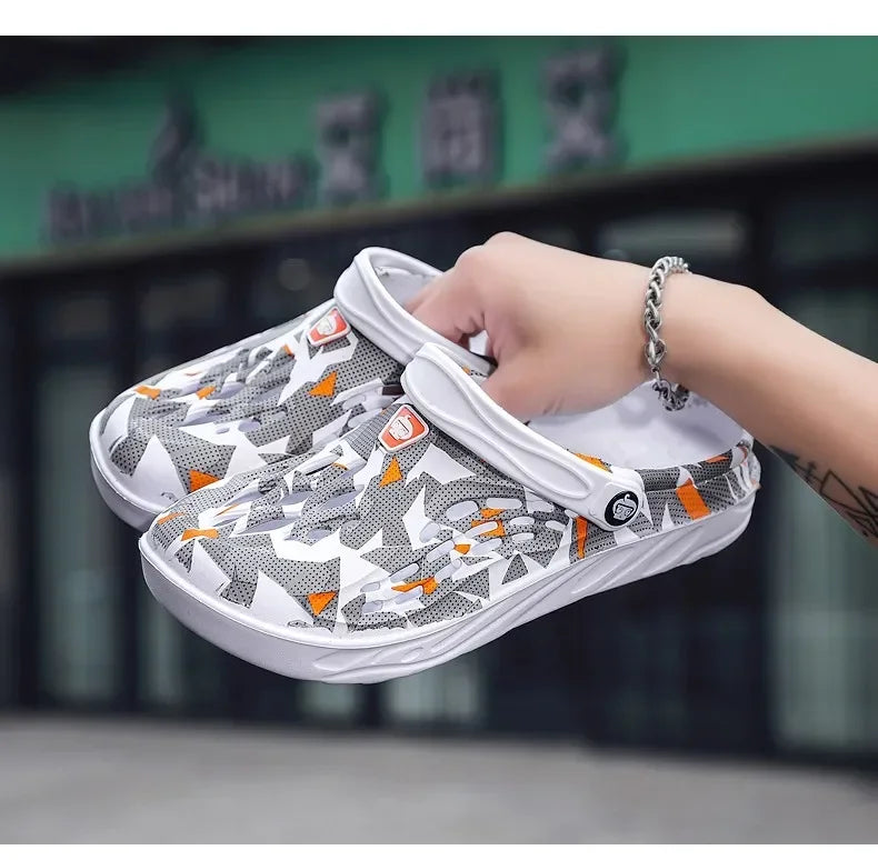 2024 New Fashion Sandals Men Clog Sandals Comfortable Breathable Zapatillas Hombre Beach Sandals Men Clogs Slippers Soft Bottom
